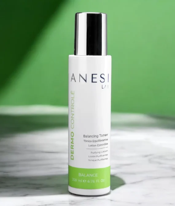 Vyrovnávací toner na aknóznu pleť Dermo Control