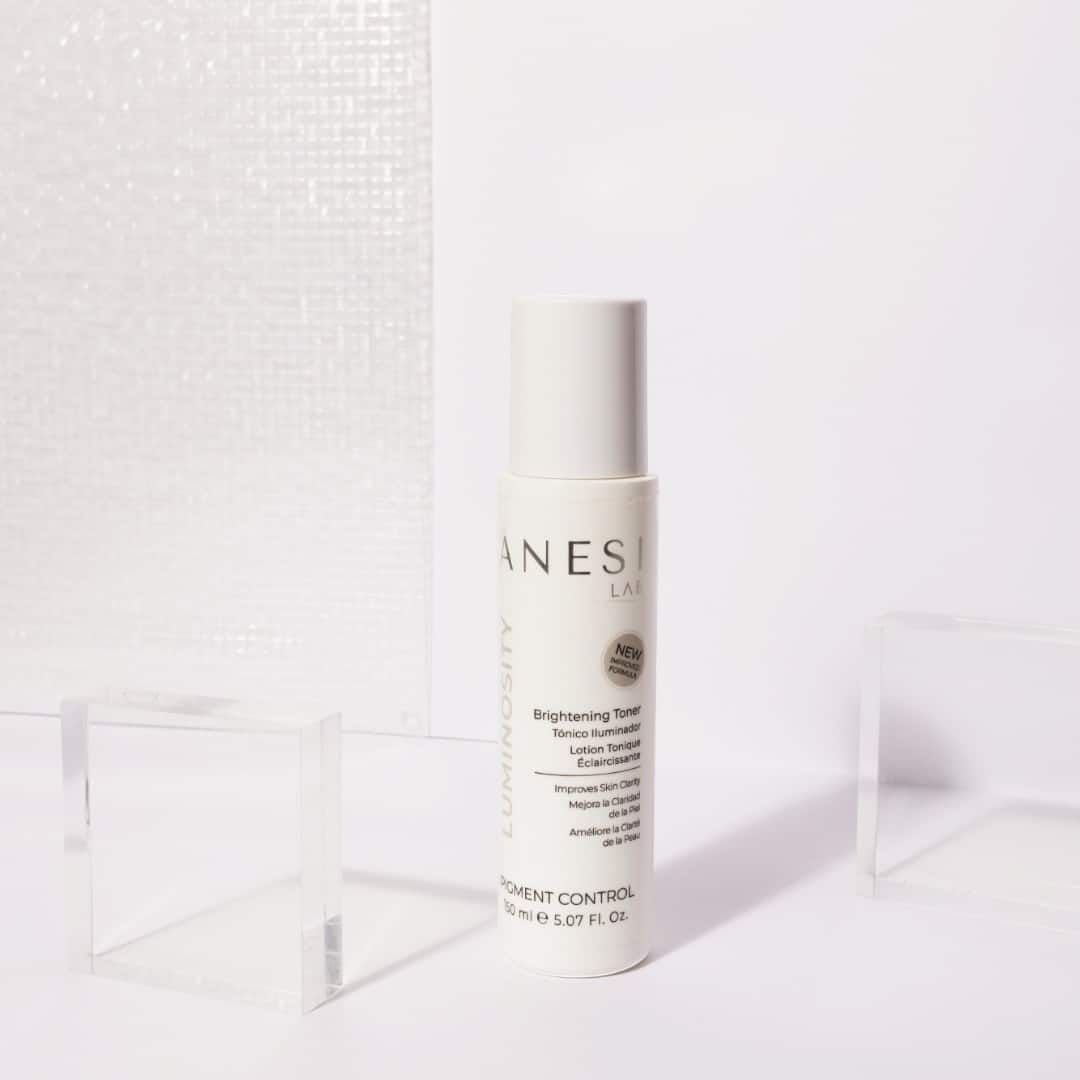 Luminosity rozjasňujúci toner na pigmentácie – Obrázok 4