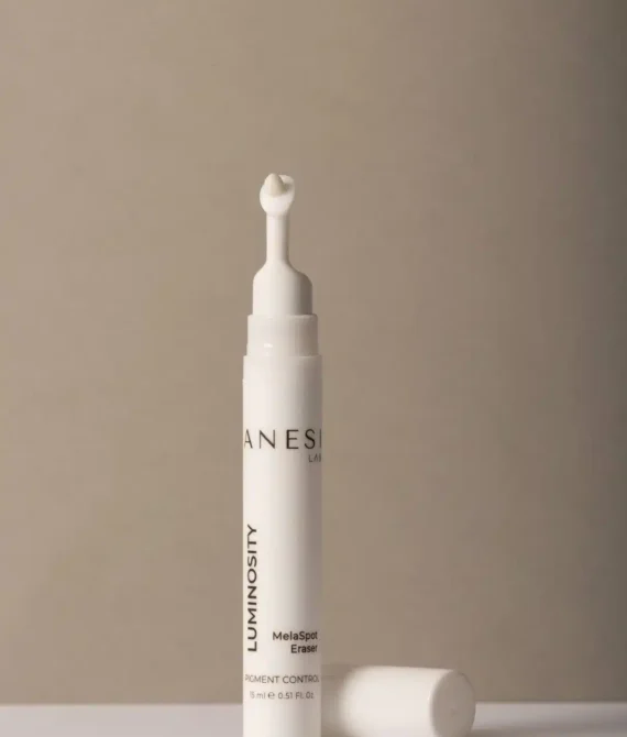 MelaSpot bio microneedling korektor so spikulami na pigmentácie