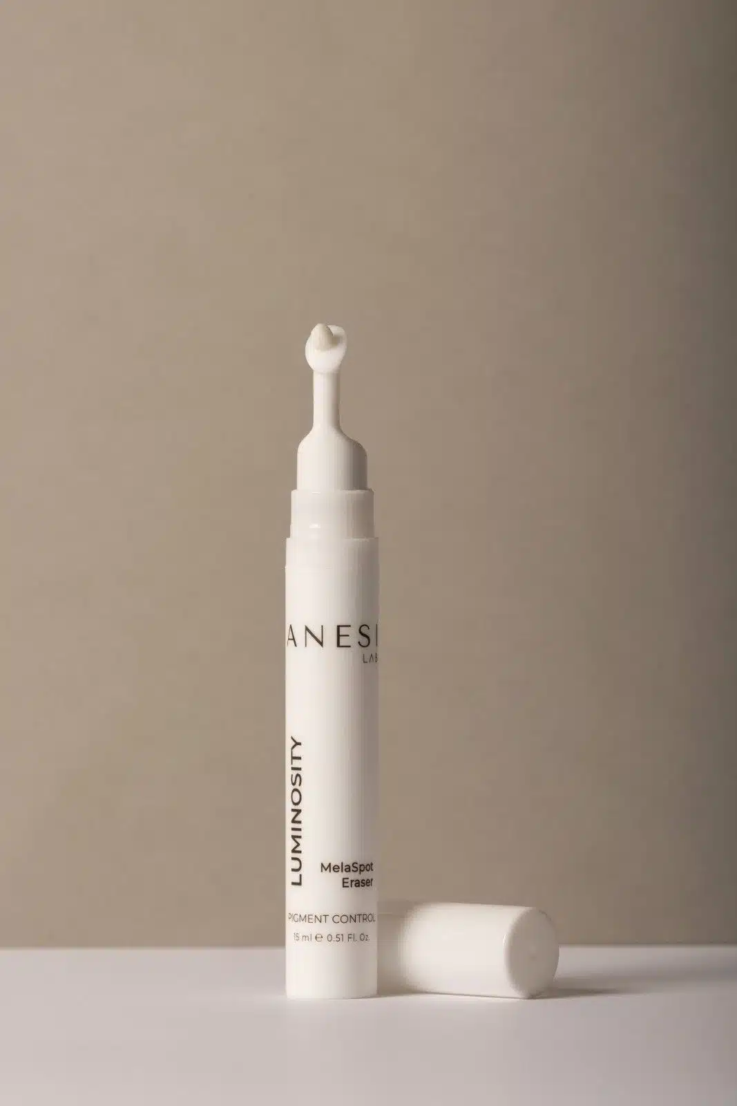 MelaSpot bio microneedling korektor so spikulami na pigmentácie