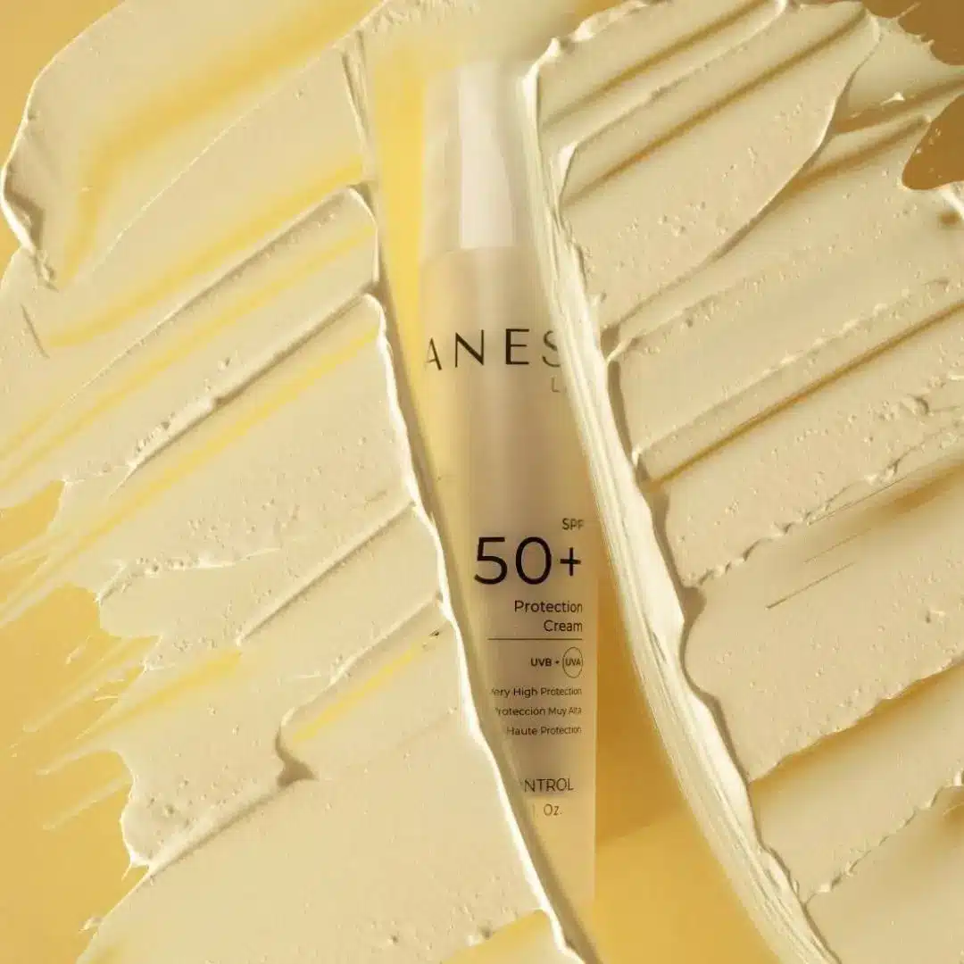 SPF50+ krém na ochranu pred pigmentáciou Luminosity – Obrázok 2