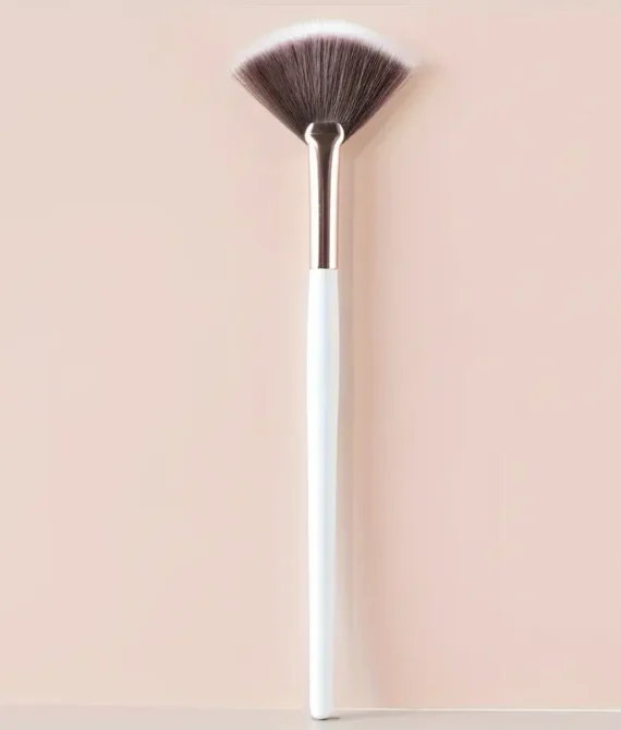 Vejárový kozmetický štetec 19cm